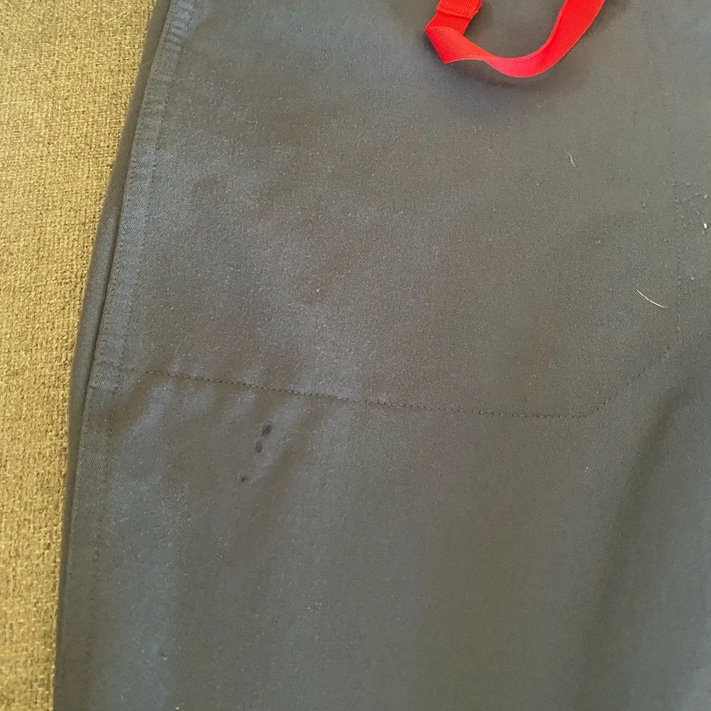 Figs Technical Collection Gray Top - Picture 2 of 3